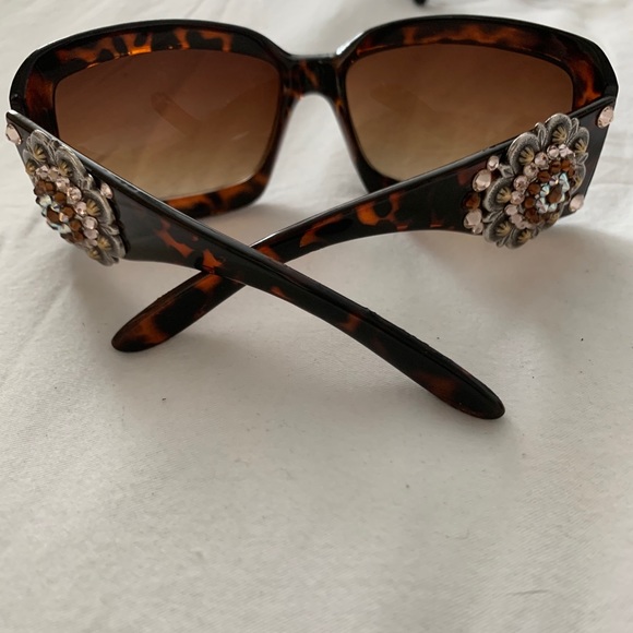 Beautiful - Picture 2 of 3